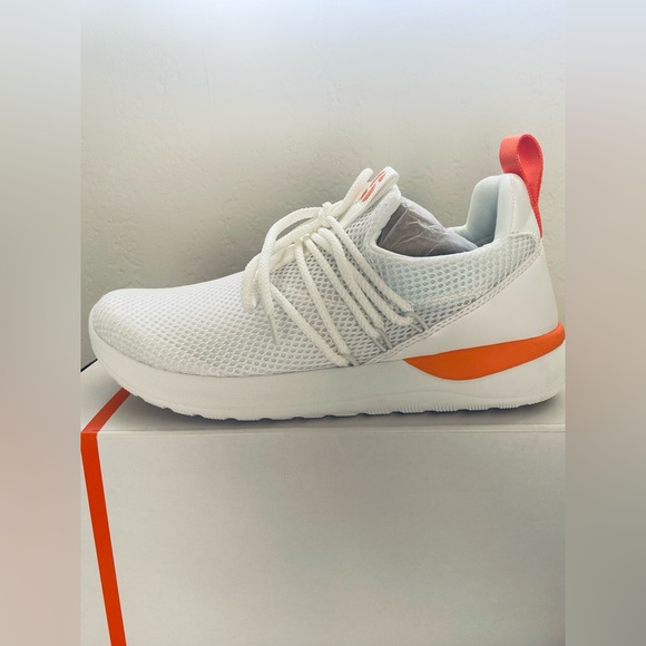 Sports Illustrated Sport Womens Sneakers NWB - Picture 5 of 8